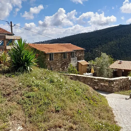 Casa Escola Velha Vakantiehuis Vale de Carneiro